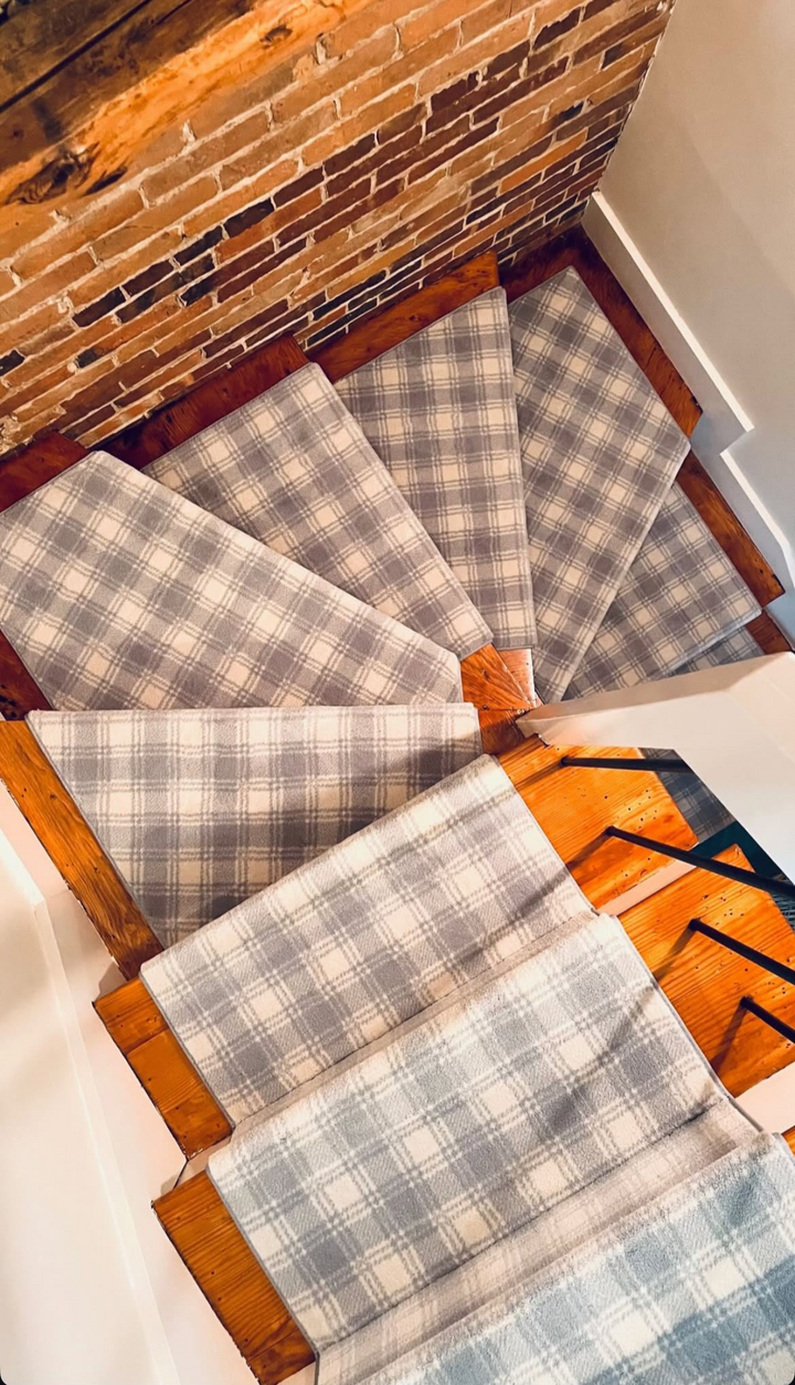 Greyfriar Stair Runner / Broadloom