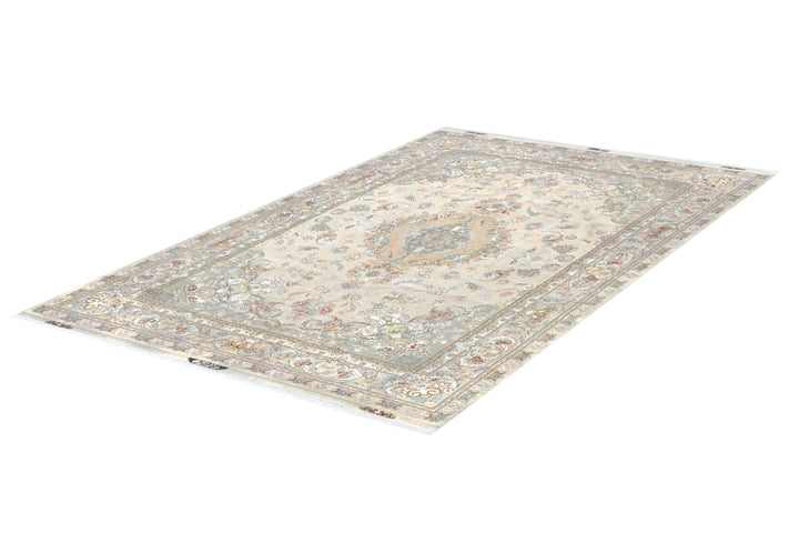 Tabriz Novinfar Ivory Medallion Rug