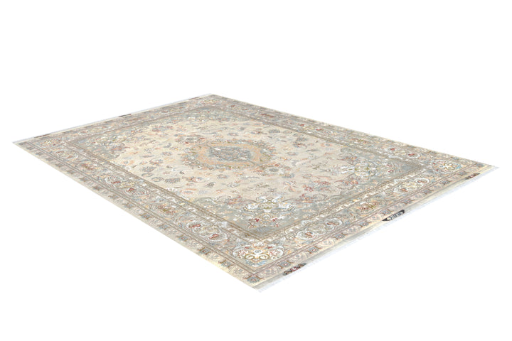 Tabriz Novinfar Ivory Medallion Rug