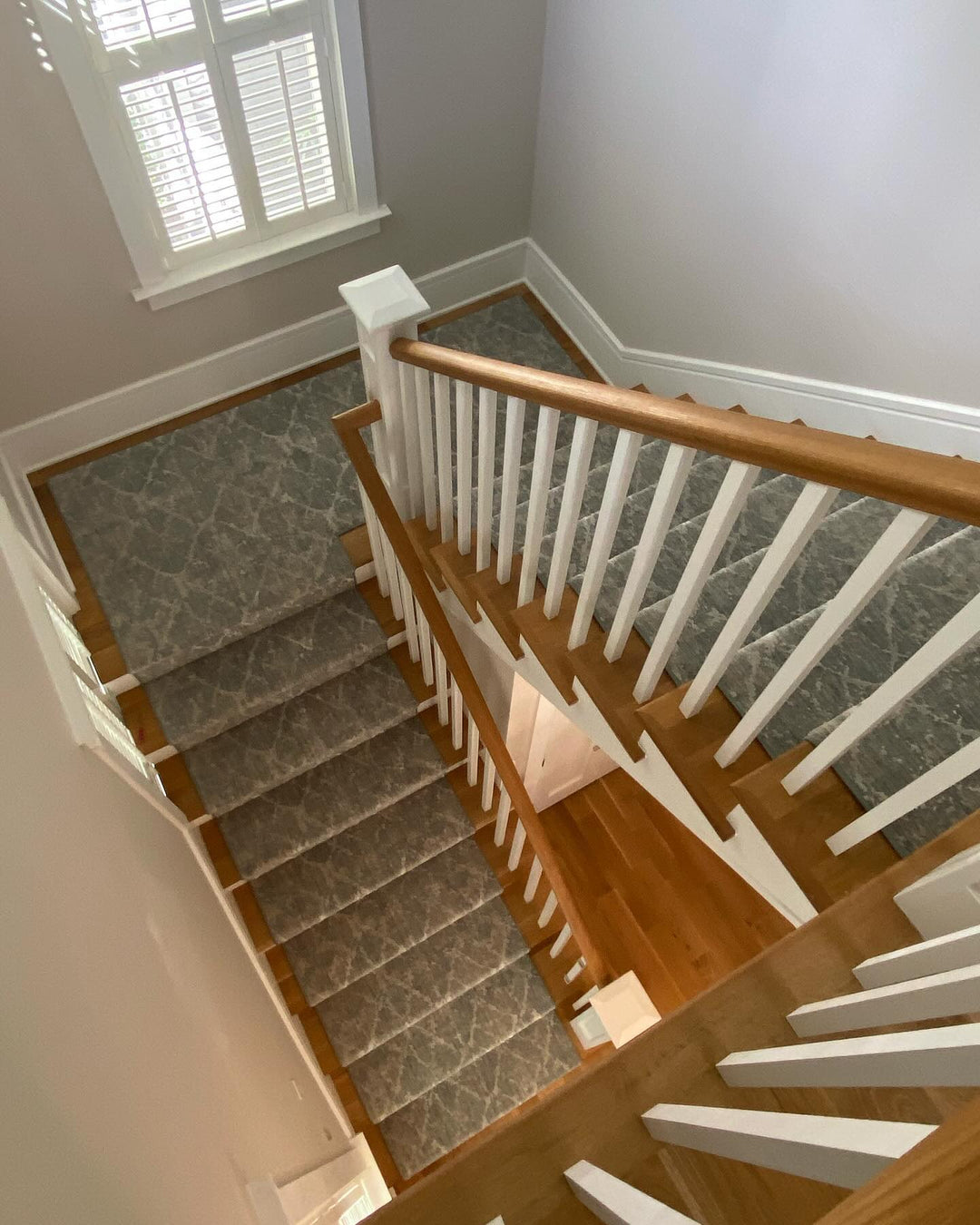 Infinite Trellis Stair Runner / Broadloom