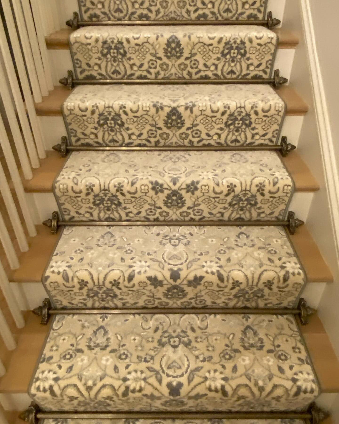 Glamour Kashan Stair Runner / Broadloom