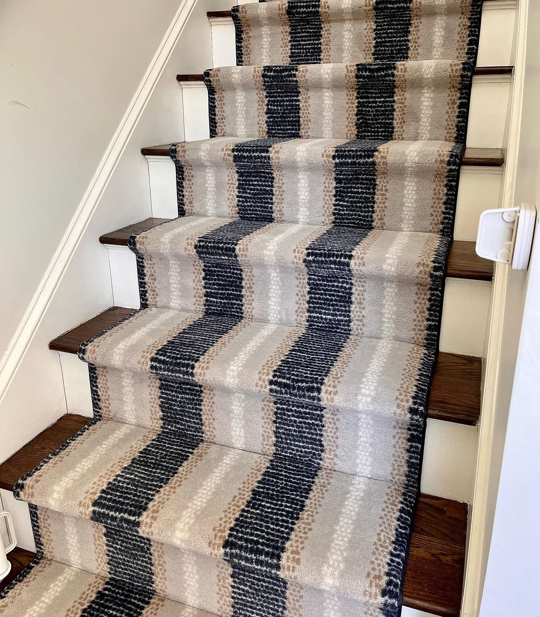 Point Isle Stair Runner / Broadloom