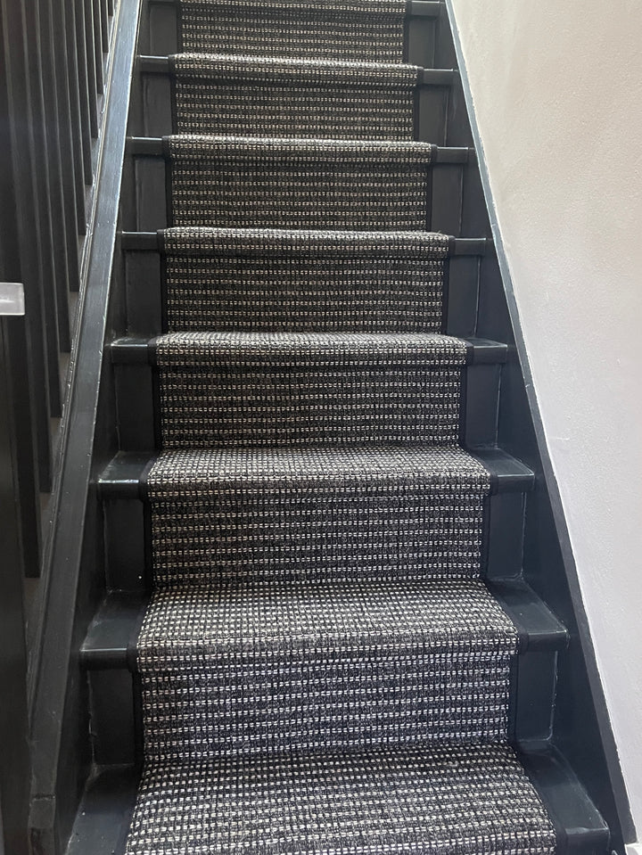 Seasons Outer ridge Stair Runner / Broadloom