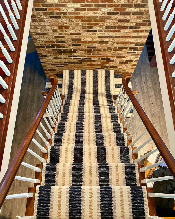 Point Isle Stair Runner / Broadloom