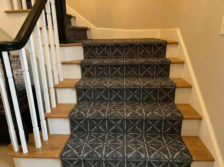 Seasons Modern lattice Stair Runner / Broadloom