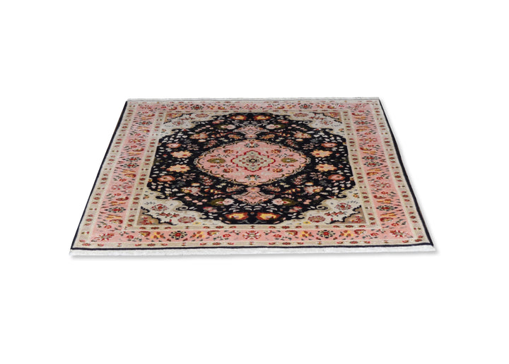 Tabriz Medallion Black / Rose Rug