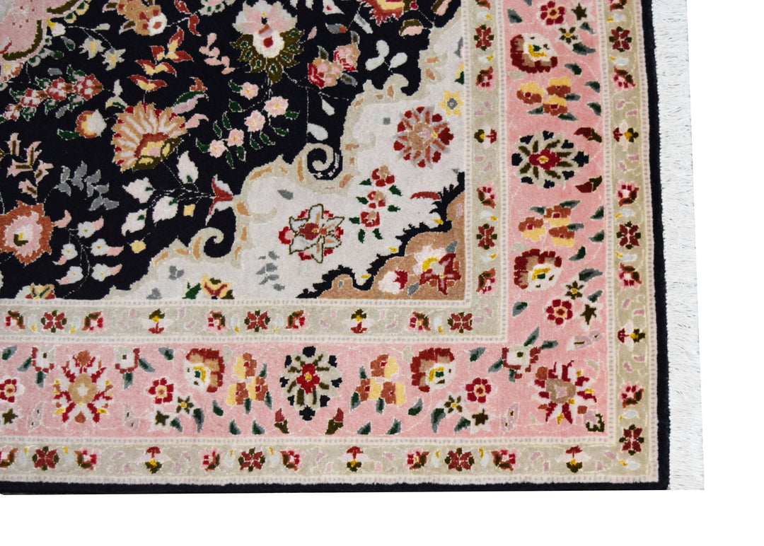 Tabriz Medallion Black / Rose Rug