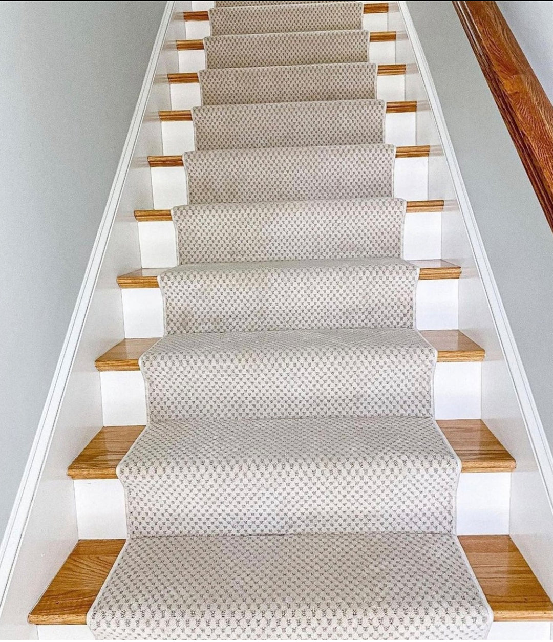 Symmetry Plus Stair Runner / Broadloom