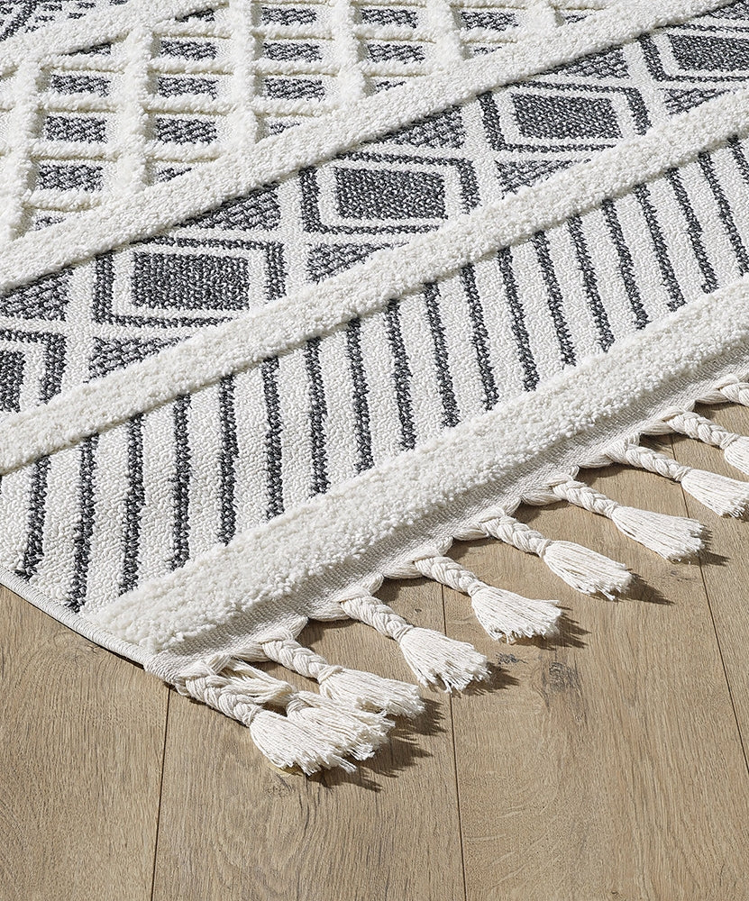 Macrame Cream & Ebony Rug