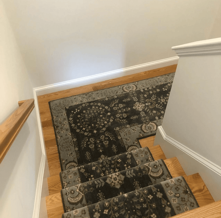 Grand Parterre Sarouk Border Stair Runner runner Shop Tapis 