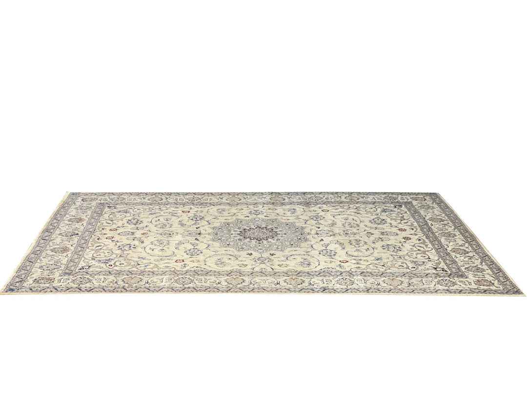 Nain Rug handmade area rug Shop Tapis 