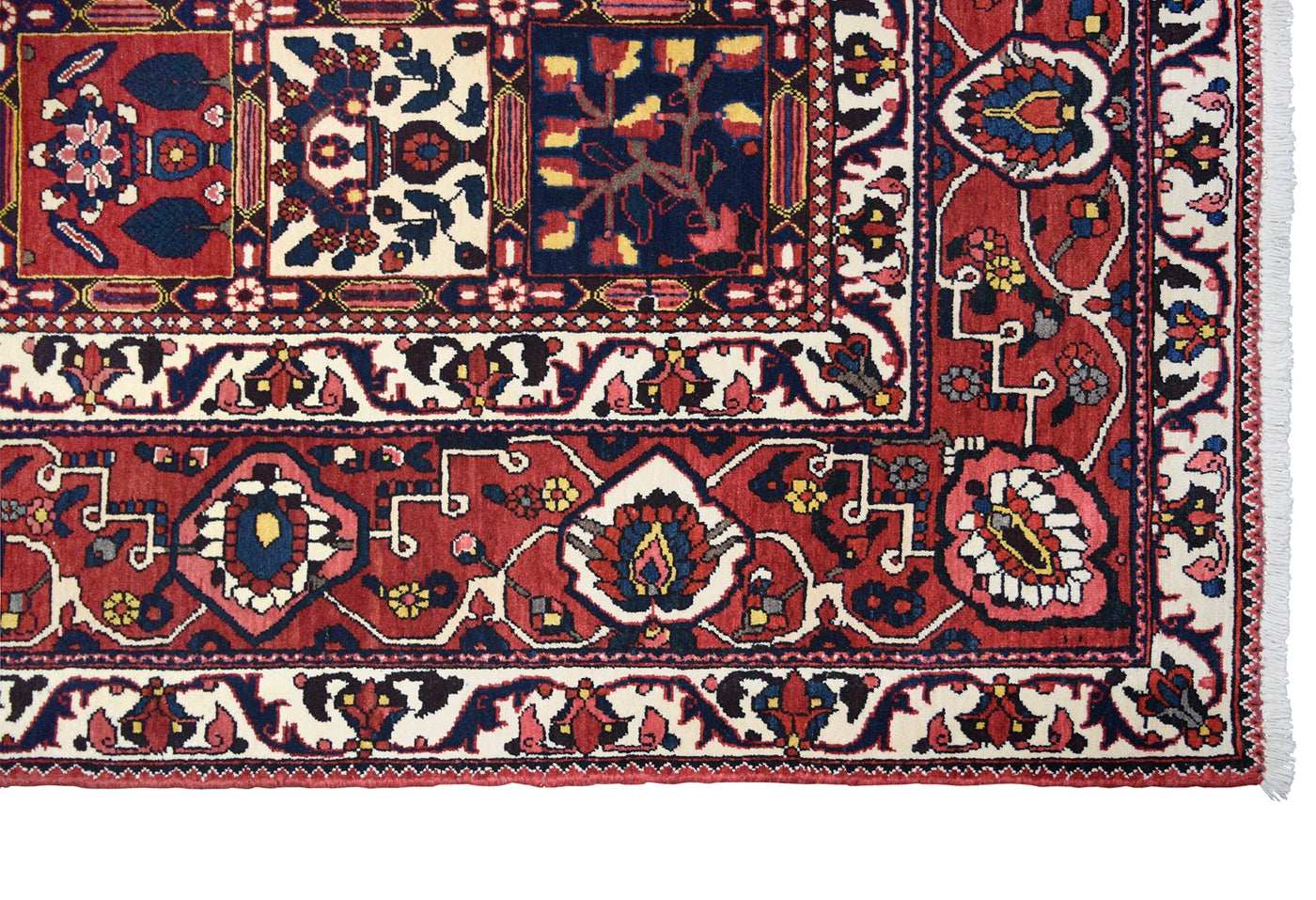 Persian Bakhtiari Garden Rug handmade area rug Shop Tapis 